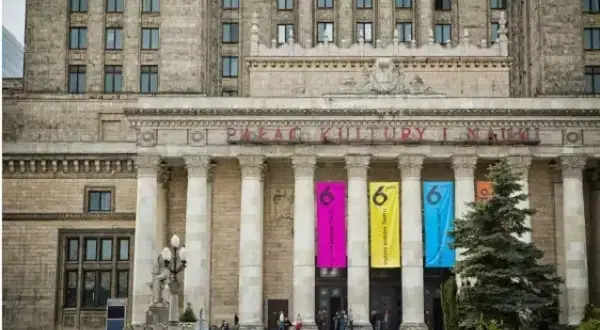 Jak wejść do teatru 6 piętro w Pałacu Kultury i Nauki w Warszawie