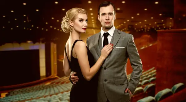 Jak się ubrać do teatru muzycznego kobieta - elegancja bez wysiłku