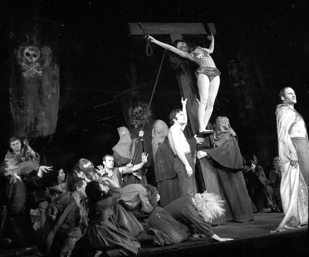 Zdjęcie Nie-Boska komedia spektakl: historia, recenzje i niezapomniane wystawienia